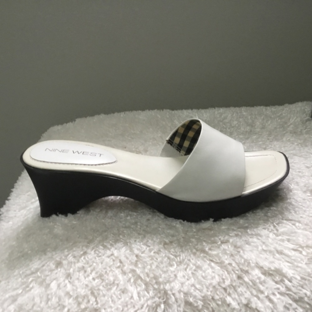 Nine West White Leather Wedge Slide Sandal, Size 7